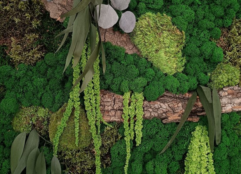 Панно из мха круглое фрагмент