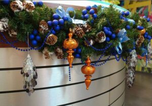 Новогодний декор офиса