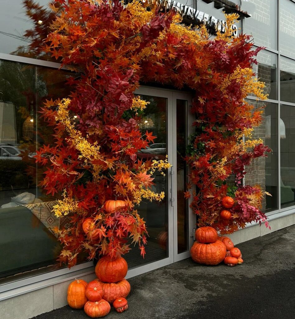 Осенний декор ресторана Алматы